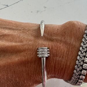 Elegant Silver and Crystal Women's Bracelet